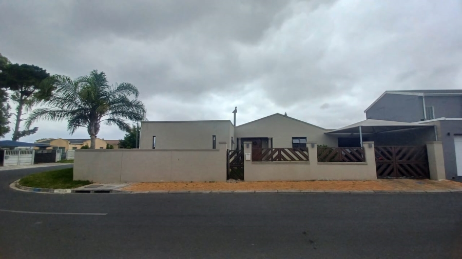 3 Bedroom Property for Sale in Highbury Western Cape